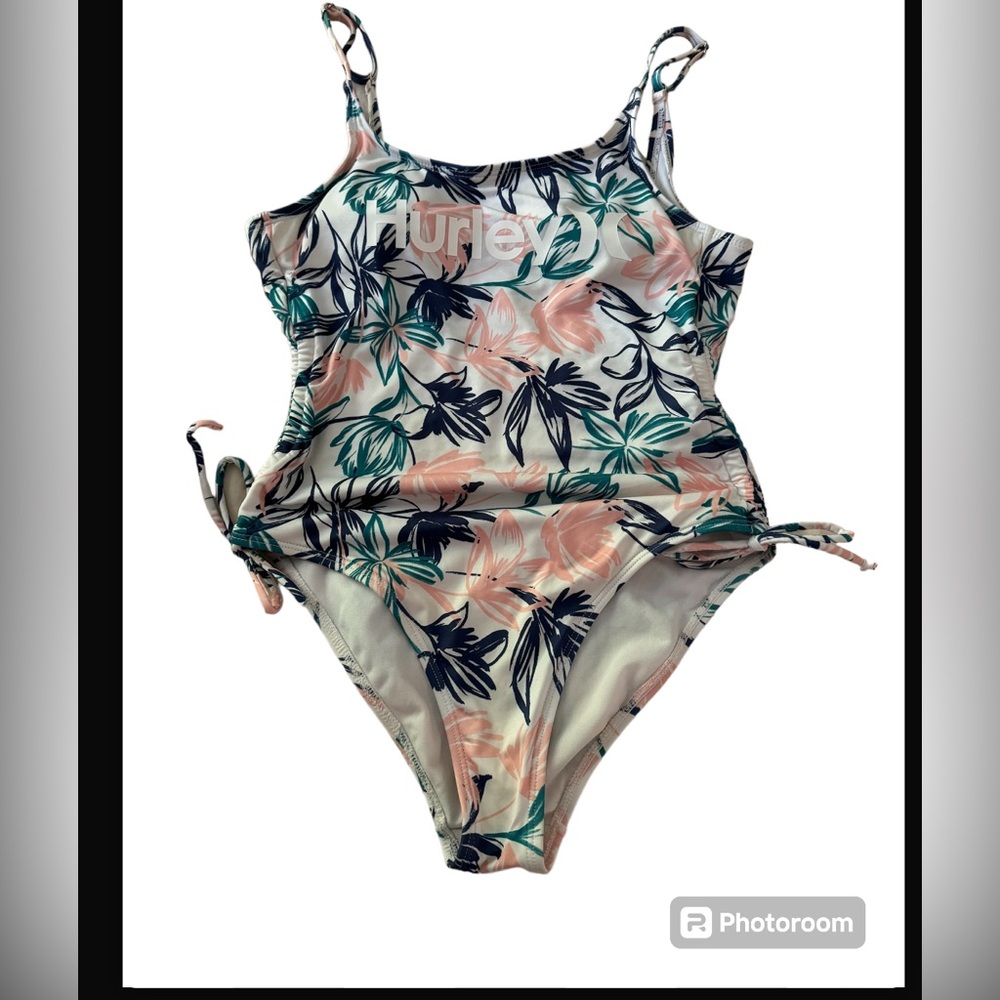 EUC Hurley low back one piece swimsuit Medium